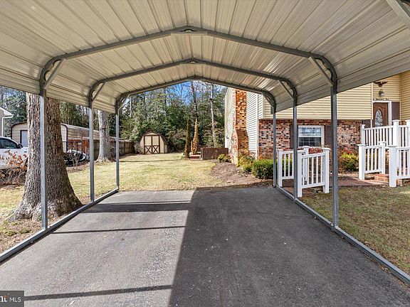 5th image of 6005 Oak Grove Dr