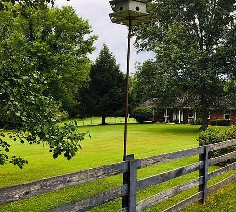 3rd image of 143 Lucians Ln