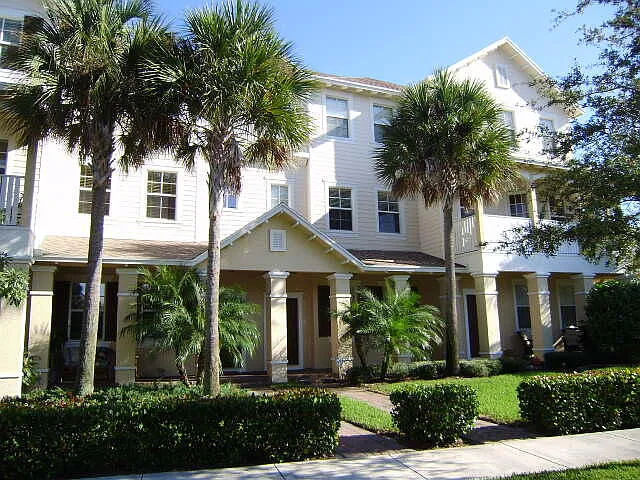 335 E Thatch Palm Cir #105 — Photo 1