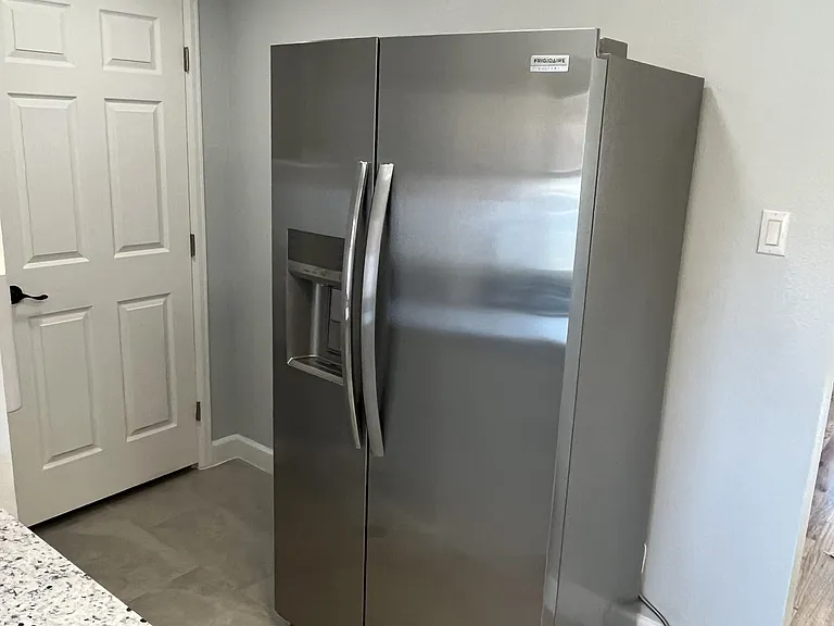 512 W 18th St #3 — Photo 8