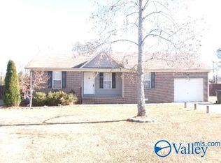 149 Quiet Ln, Hazel Green, AL 35750