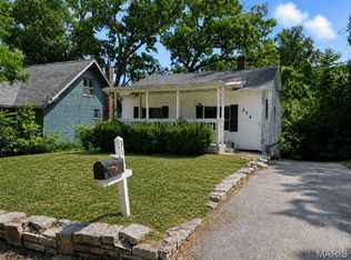 314 Midridge Dr, Saint Louis, MO 63137