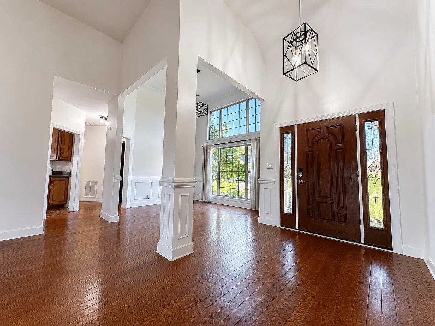 4 bed, 2759 sqft, $2,700 — Photo 2