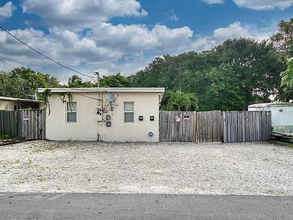 2nd image of 632-634 NW 14th Terrace