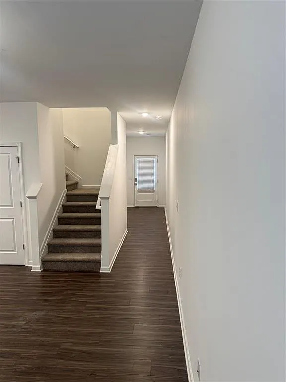 3 bed, 2.5 bath, 1746 sqft, $2,500 — Photo 3