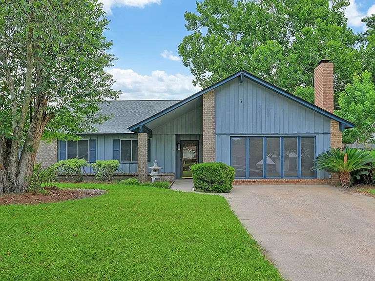 3 Oxford Ct — Photo 2