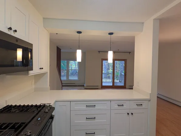40 Wolf Rd Unit 32, Lebanon, NH 03766