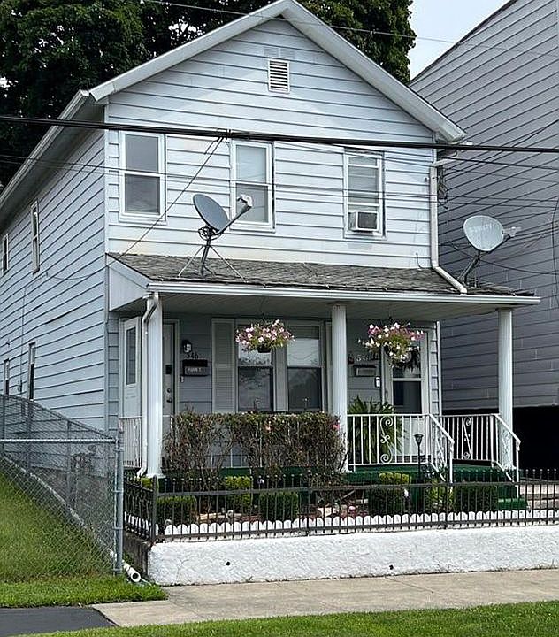 1st image of 546 Emmett St