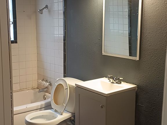 3rd image of 1406 Greenwood Ave