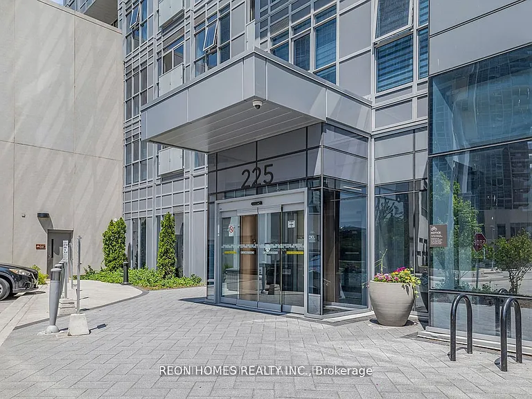 225 Village Green Sq #1603 — Photo 2