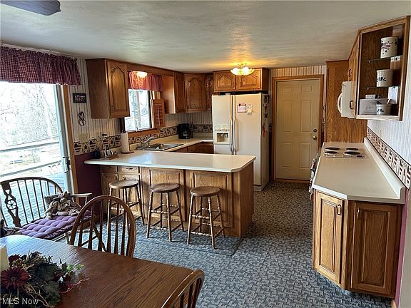 5th image of 3765 Woodland Dr