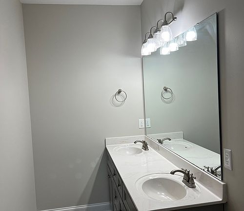 5th image of 600 Grace St