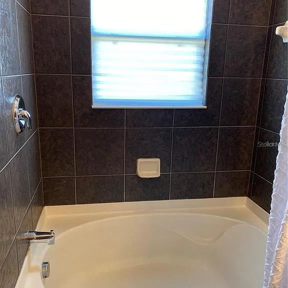 9135 Cardinal Meadow Trl — Photo 23