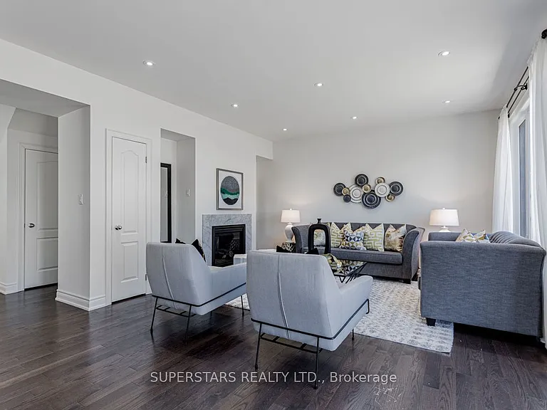 11 Empire Dr — Photo 8
