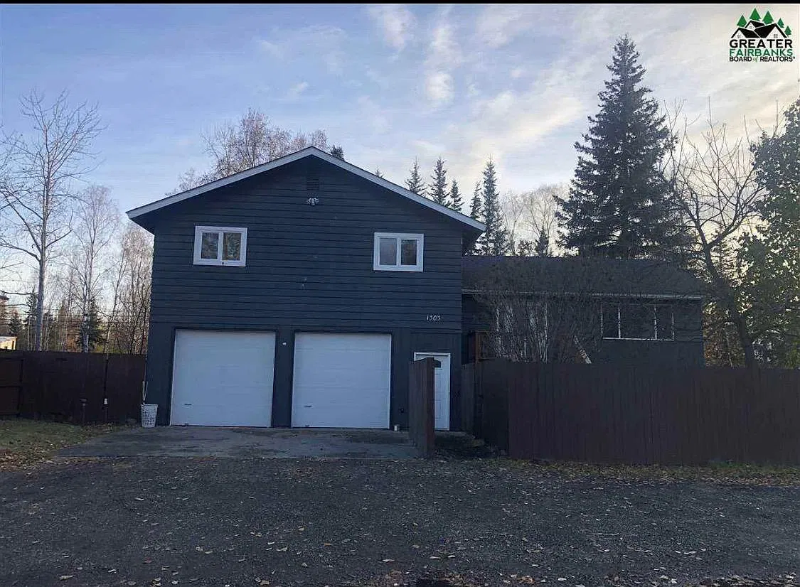 20th Ave, Fairbanks — Photo 1