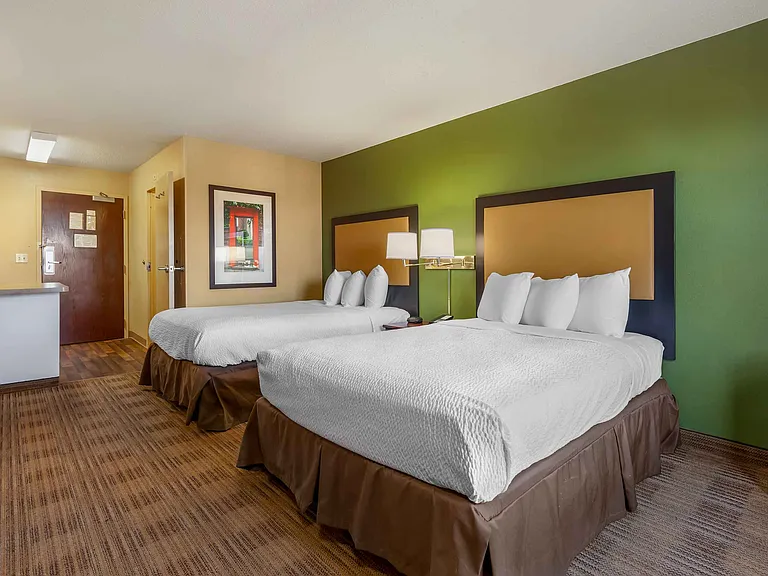 Studio Suite - 2 Full Beds