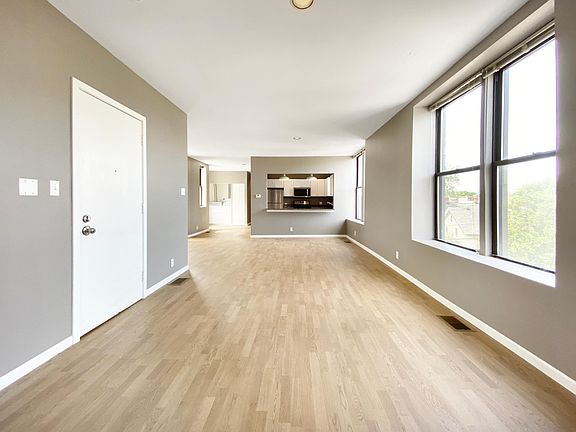5th image of 1852 N Damen Ave APT 4