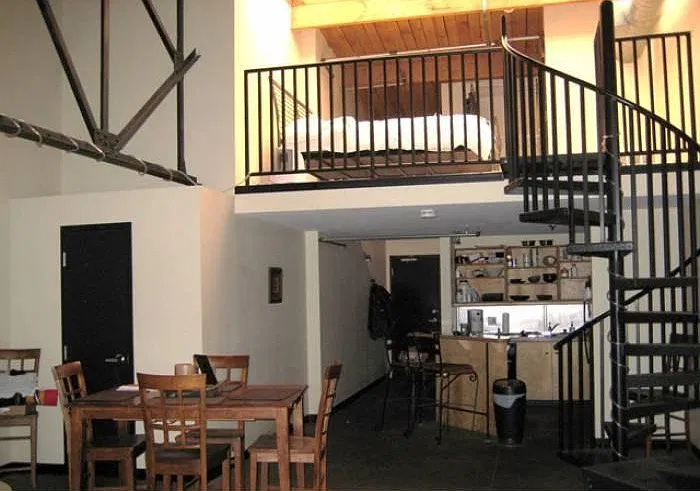 1 bed, 900 sqft, $2,100 — Photo 1
