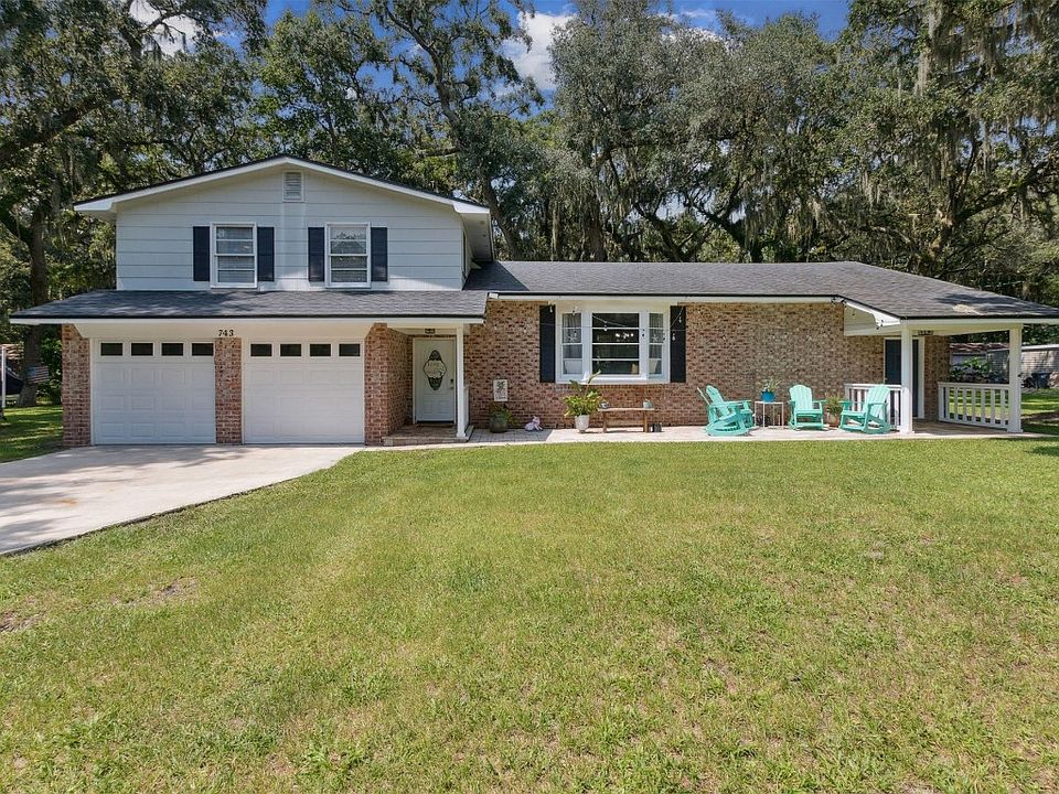 1st image of 743 Pelican Ln