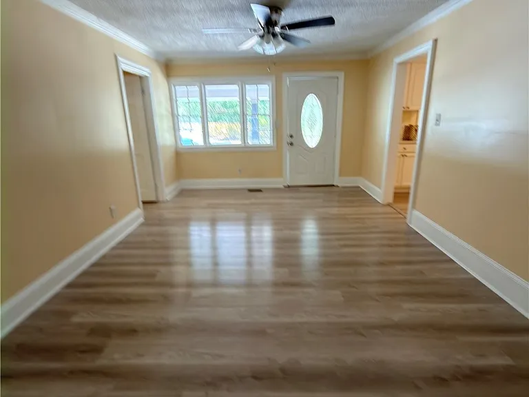 228 Eastwood Ave — Photo 7
