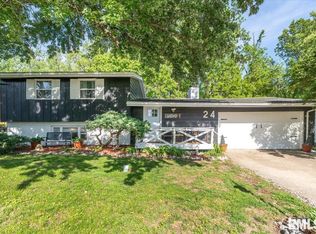 24 Sunnyside Dr, Springfield, IL 62702