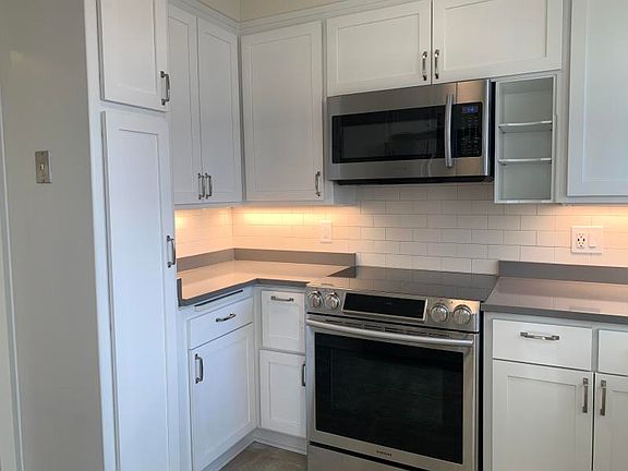 3rd image of 1260 N Prospect Ave APT 507