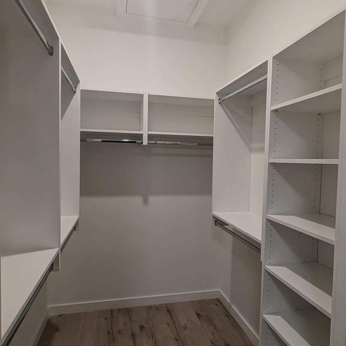 2 bed, 1070 sqft, $3,490 — Photo 2