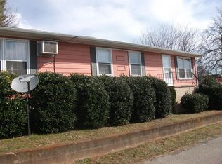 120 Maple Ave, Rocky Mount, VA 24151