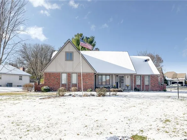 520 Southwood Ln, Saint Joseph, MO 64506