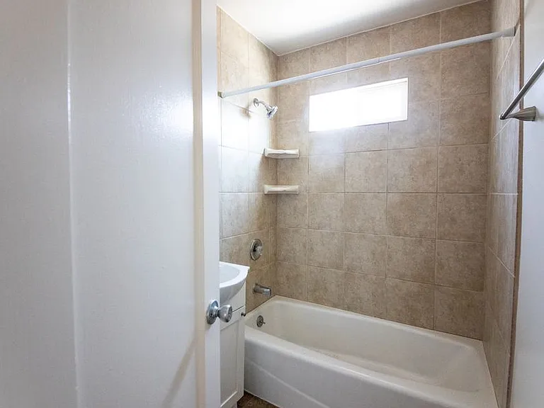 4455-59 1/2 Dawson Ave — Photo 8
