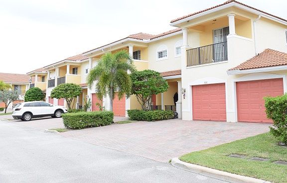 3rd image of 6278 S Military Trl APT 505