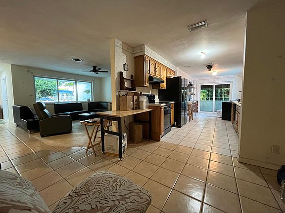 3rd image of 5105 SW 92nd Avenue
