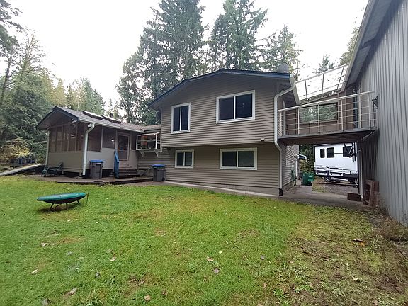 2nd image of 4060 NE Kedros Dr