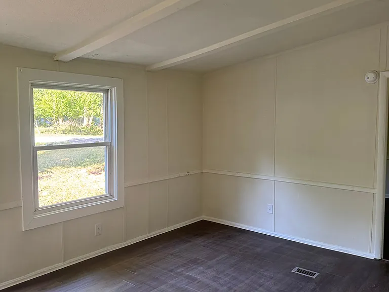 245 Deerfoot Rd — Photo 9