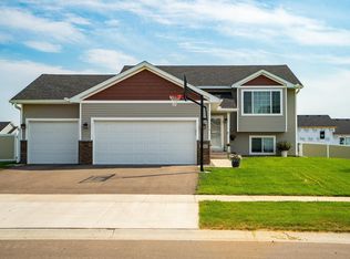 6546 210th St, Farmington, MN 55024