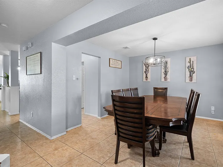 921 Zoe St — Photo 18