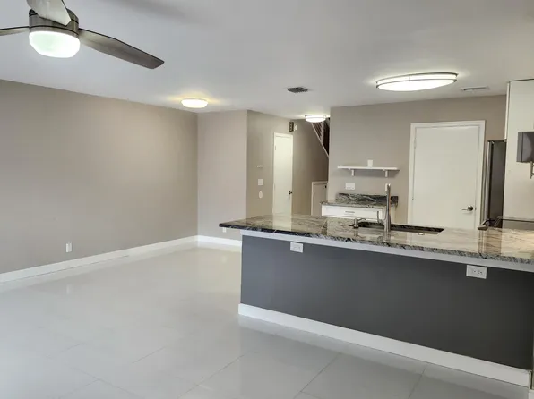 1919 Discovery Cir E, Deerfield Beach, FL 33442