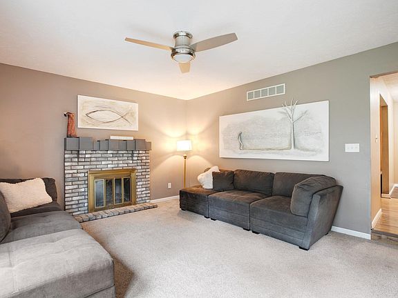 2nd image of 17421 Skyline Ct