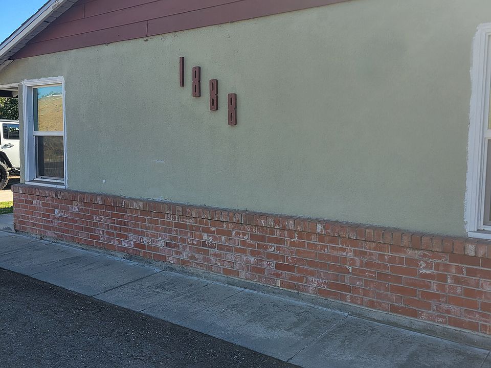 1st image of 1888 W Fremont St