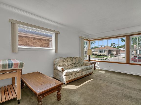 4th image of 9835 S Artesian Ave