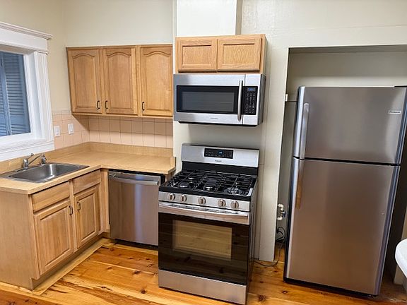 4th image of 1367 Stevenson St #1367