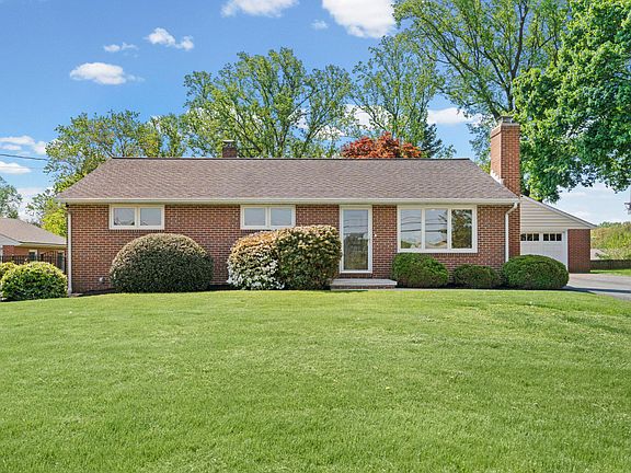 2nd image of 407 Plumtree Rd