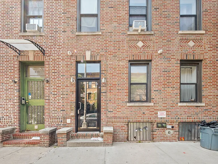 321 Eldert St #4B — Photo 11
