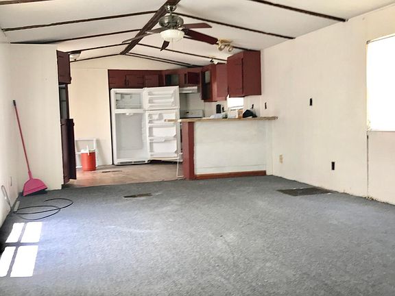 3rd image of 3657 Louise Dr