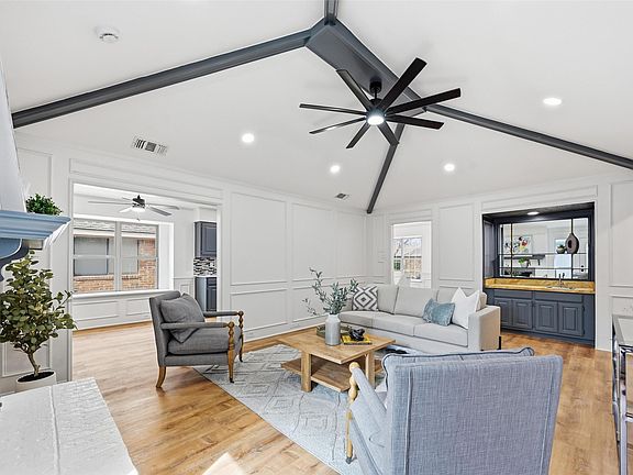 2nd image of 1528 Raleigh Dr