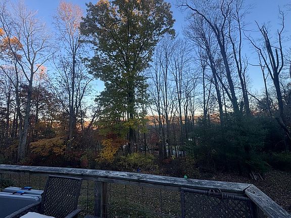 5th image of 110 Munson Dr