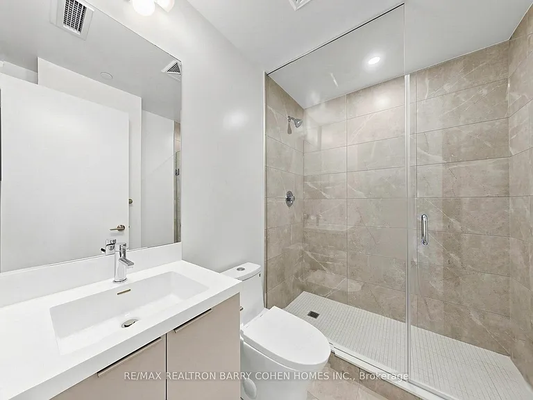 400 King St W #1922 — Photo 28