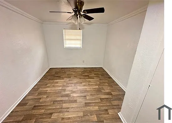 2405 Franklin St — Photo 2