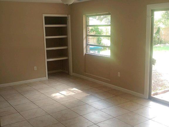 3rd image of 1119 Redwood Ln