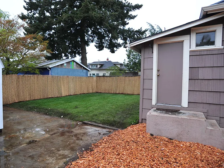 7030 SE Raymond Ct — Photo 29